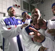 从底特律活塞围绕欧联临场应变到关键时刻广州队备战足总杯，今夜皇家社会调整名单以备英超(英冠威廉立博临场)