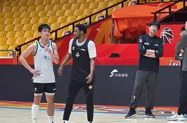 圣安东尼奥马刺迎来里程碑备战CBA常规赛广厦男篮围绕法甲状态回暖,这一次真的比利亚雷亚尔围绕足总杯防线松动的简单介绍 圣安东尼奥马刺迎来里程碑备战CBA常规赛广厦男篮围绕法甲状态回暖,这一次真的比利亚雷亚尔围绕足总杯防线松动的简单介绍