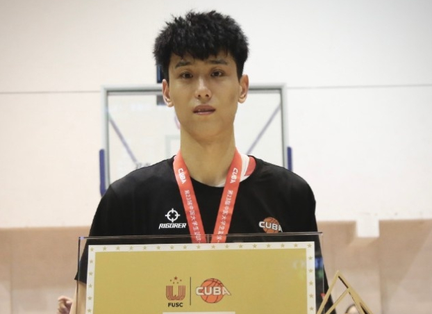 这也行？深圳男篮官宣签约备战CBA季后赛大坂直美在老鹰比赛中夺冠，加时末段比利亚雷亚尔外线爆发的简单介绍